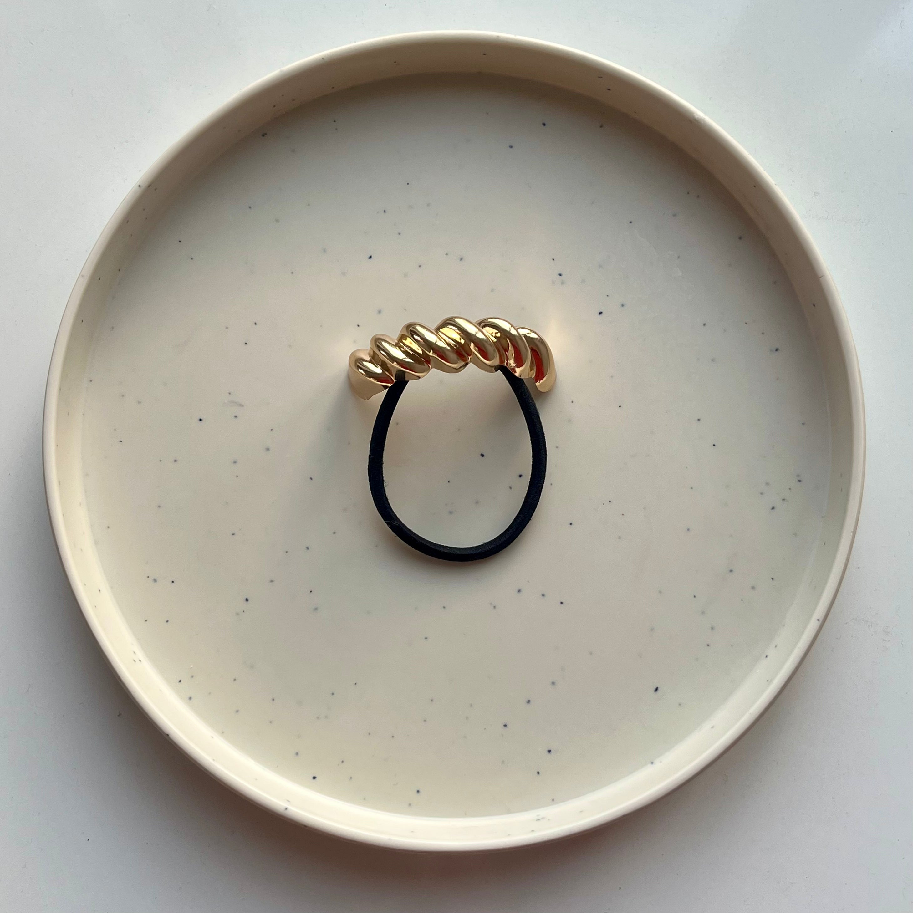 Golden Petal – Hair Tie